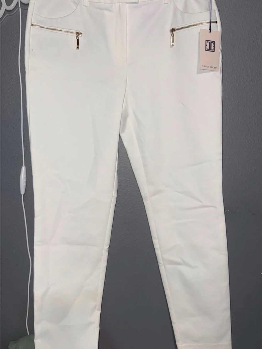 Ivanka Trump White Cropped Slim Ankle Pants with Gold Zips - Picture 5 of 6